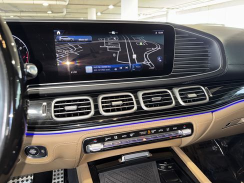 Used 2024 Mercedes-Benz GLS 580 4MATIC image 28