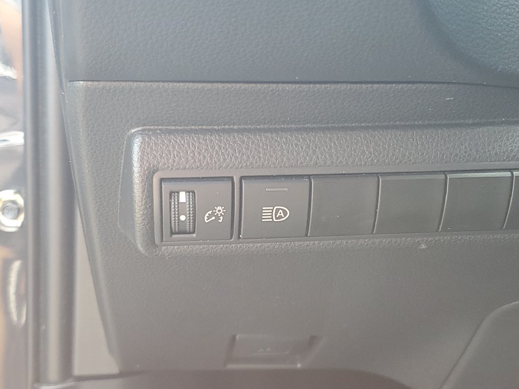 Used 2024 Toyota Corolla LE FWD image 10