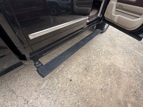 Used 2018 RAM 3500 Laramie Longhorn w/ Longhorn Southfork Package image 16