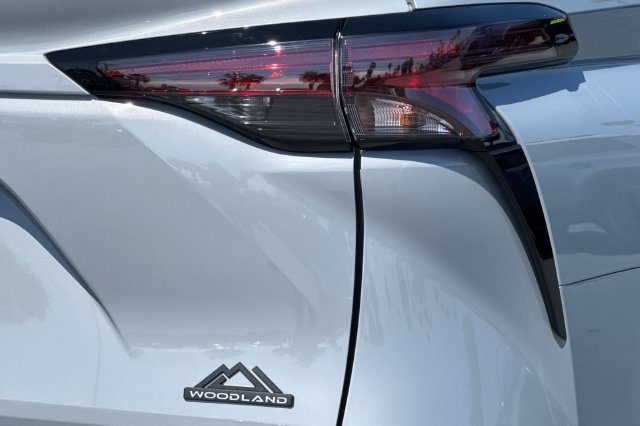 New 2026 Toyota Sienna XLE Woodland Edition AWD/4WD image 28