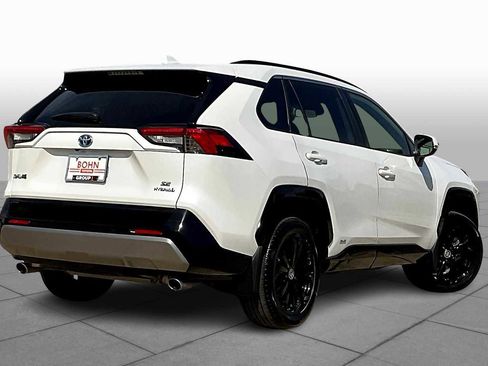 Used 2024 Toyota RAV4 SE image 12