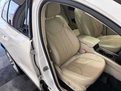 Used 2018 Lincoln MKC Reserve w/ Lincoln MKC Climate Package image 25