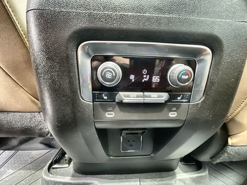 Used 2023 Chevrolet Suburban Premier RWD image 22