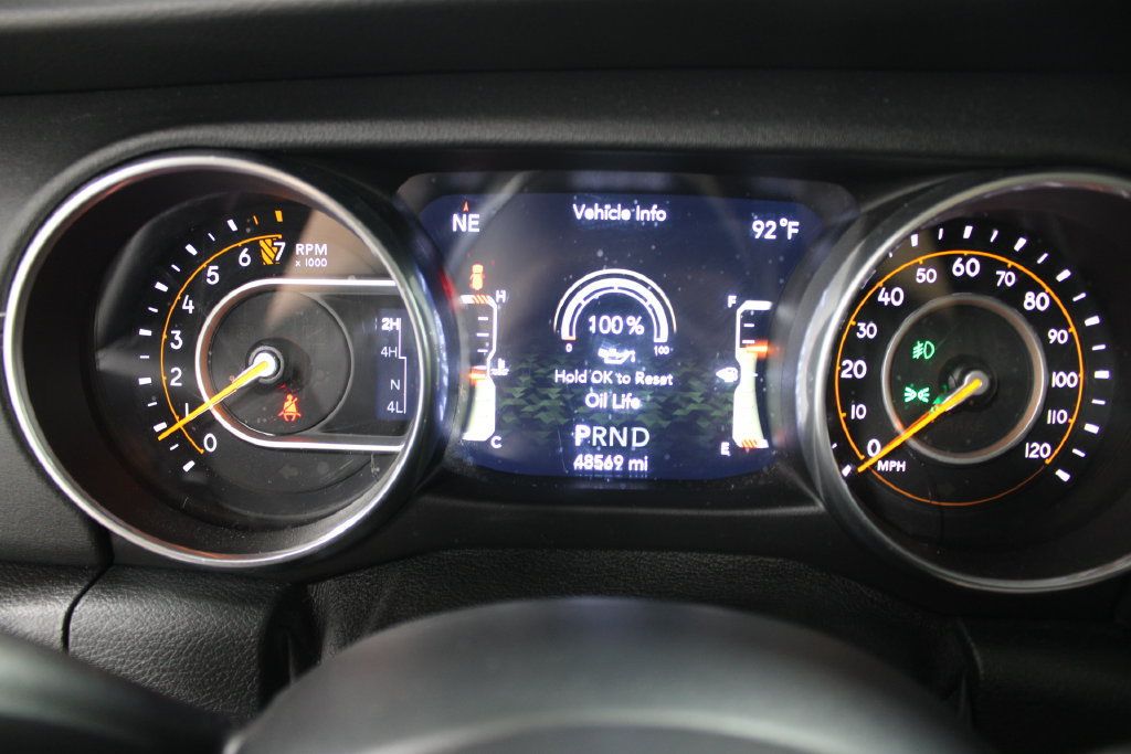 Used 2018 Jeep Wrangler Unlimited Sahara AWD/4WD image 36