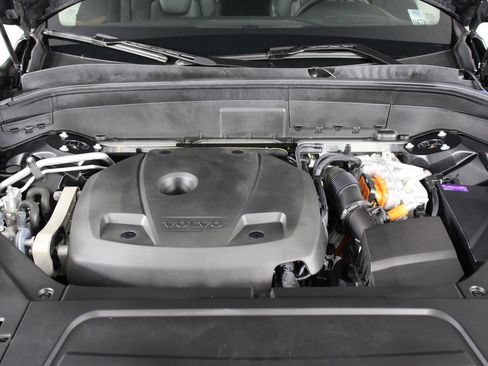 Certified 2023 Volvo XC90 T8 Plus w/ Protection Package Premier AWD/4WD image 24