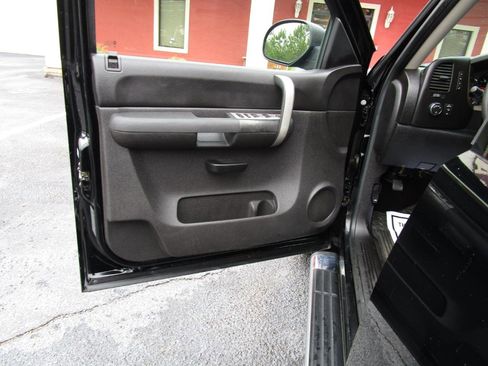 Used 2009 GMC Sierra 1500 SLE w/ Power Pack Plus AWD/4WD image 19