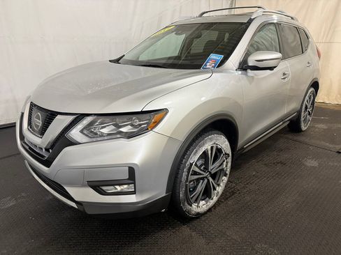 Used 2017 Nissan Rogue SL w/ SL Premium Package image 1