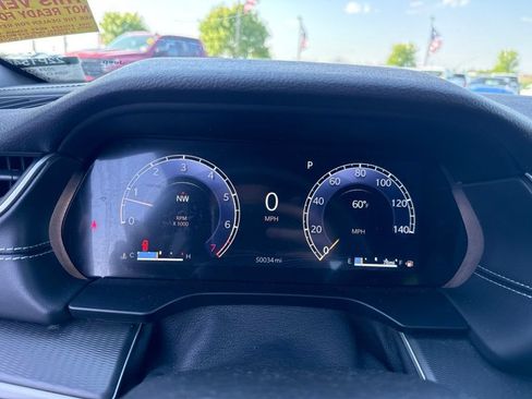 Used 2024 Jeep Grand Cherokee Altitude AWD/4WD image 15