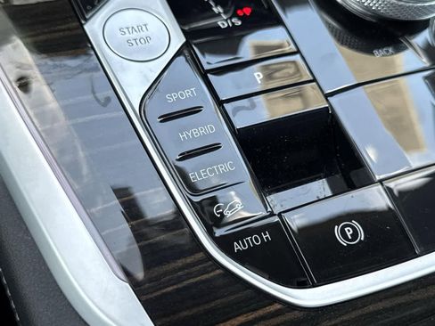 Used 2024 BMW X5 xDrive50e image 19