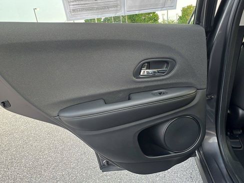 Used 2019 Honda HR-V LX image 17