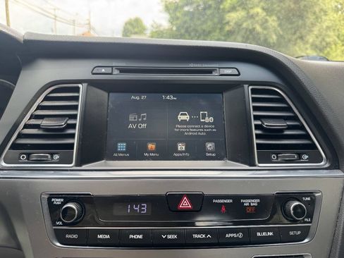 Used 2016 Hyundai Sonata SE FWD image 25