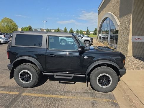 Used 2023 Ford Bronco Outer Banks w/ Sasquatch Package AWD/4WD image 2