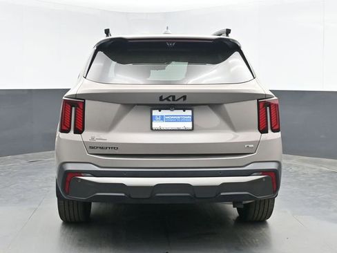 Used 2025 Kia Sorento SX Prestige w/ Olive Brown Leather Package image 9