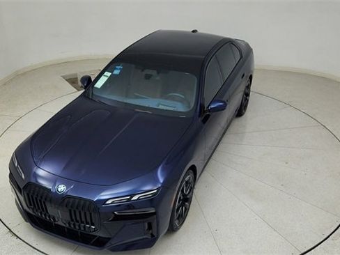 Used 2023 BMW i7 xDrive60 image 78