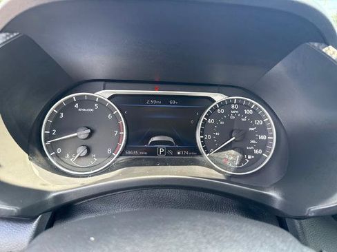 Certified 2024 Nissan Sentra SV FWD image 22