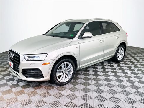 Used 2018 Audi Q3 2.0T Premium Plus w/ Premium Plus Package AWD/4WD image 3