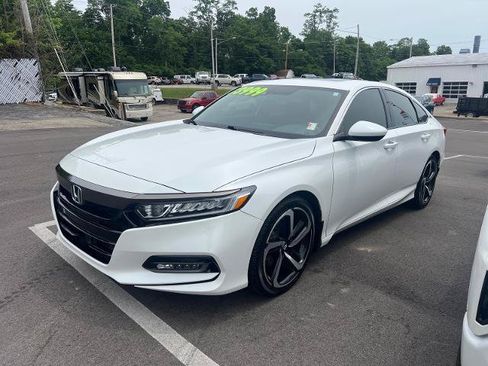 Used 2020 Honda Accord Sport image 2