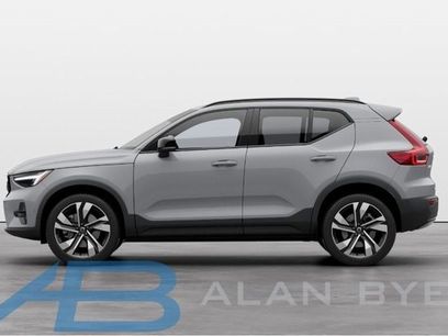 New 2025 Volvo XC40 B5 Ultra w/ Climate Package