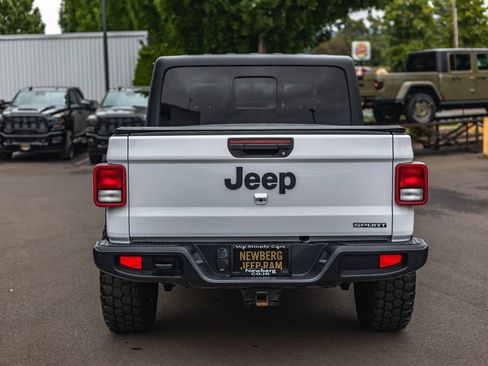 Used 2020 Jeep Gladiator Sport w/ Quick Order Package 24S AWD/4WD image 12