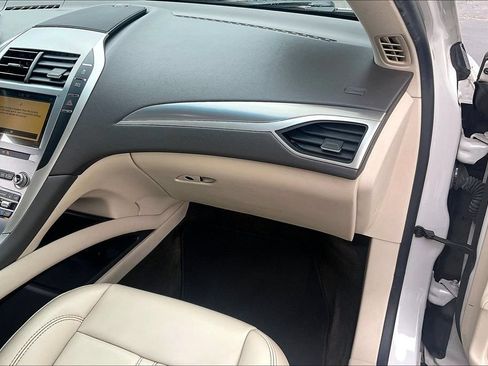 Used 2019 Lincoln MKZ Premiere FWD image 15