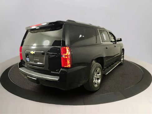 Used 2019 Chevrolet Suburban Premier AWD/4WD image 2
