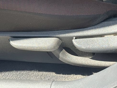 Used 2021 Nissan Versa SR FWD image 18