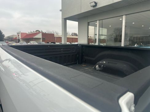 Used 2018 RAM 2500 Tradesman w/ Chrome Appearance Group image 27