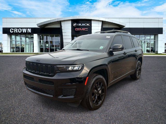Used 2025 Jeep Grand Cherokee L Altitude RWD image 1