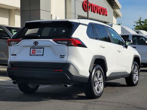 Used 2024 Toyota RAV4 XLE w/ Convenience Package image 5