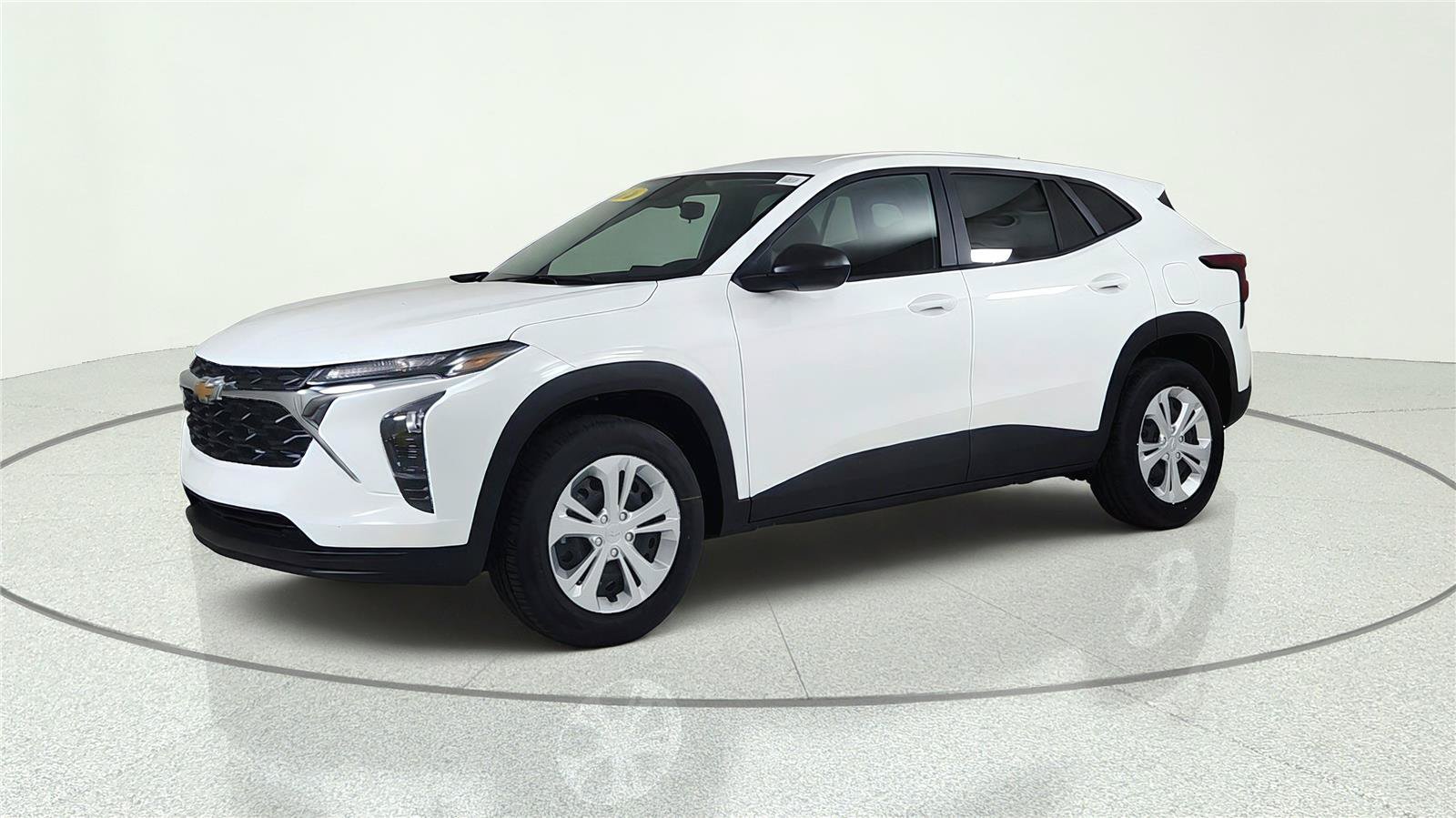 Used 2026 Chevrolet Trax LS FWD image 3