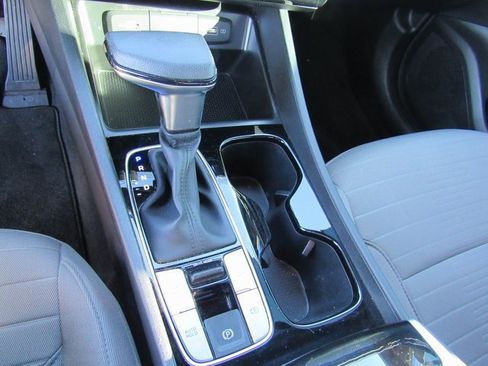 Used 2023 Hyundai Santa Cruz SE image 17