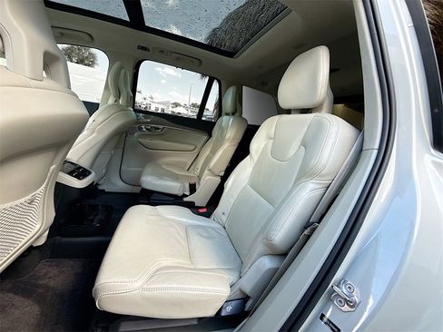 Used 2022 Volvo XC90 T6 Inscription w/ Lounge Package image 27