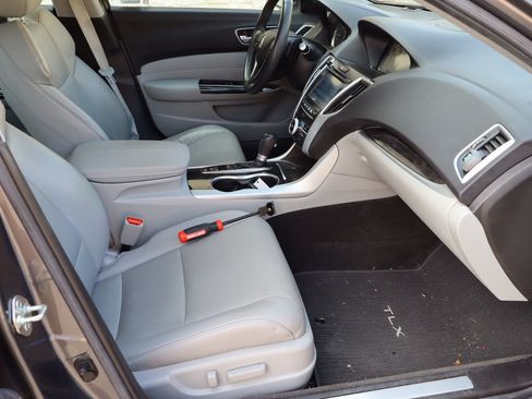 Used 2019 Acura TLX w/ Technology Package FWD image 18