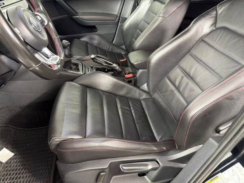 Used 2019 Volkswagen GTI SE FWD image 11