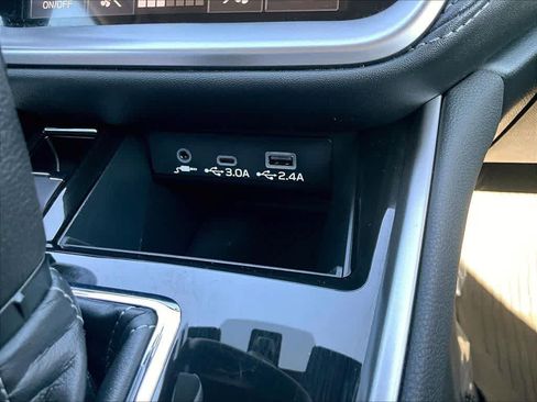 Used 2025 Subaru Outback Premium w/ Popular Package #1A AWD/4WD image 18