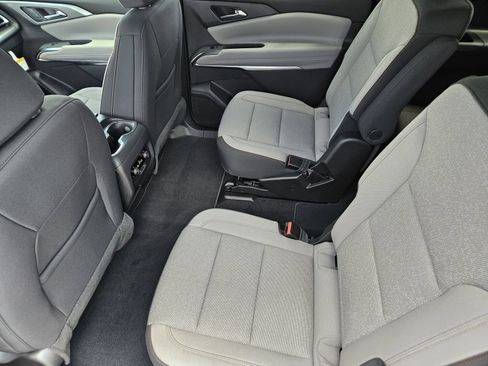 New 2027 Chevrolet Traverse LT w/ Midnight/Sport Edition FWD image 27