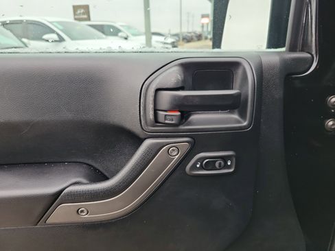 Used 2018 Jeep Wrangler Unlimited Sport S image 17