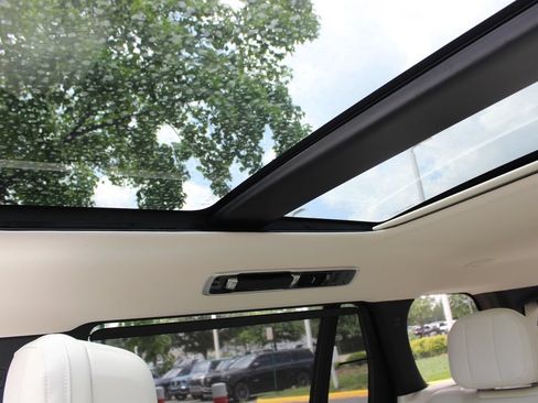 New 2026 Land Rover Range Rover Long Wheelbase SE AWD/4WD image 27
