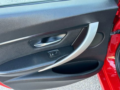 Used 2018 BMW 320i xDrive Sedan image 16