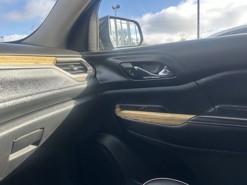 Used 2017 GMC Acadia Denali w/ Technology Package image 24