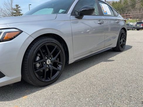 Used 2023 Honda Civic Sport image 9