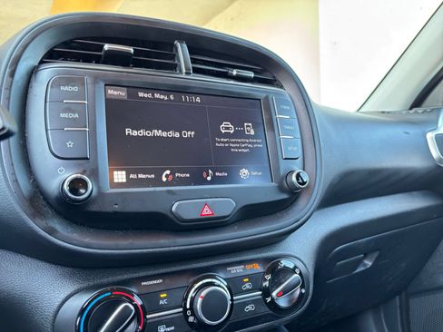 Used 2025 Kia Soul LX w/ LX Technology Package FWD image 20