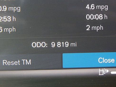 Certified 2025 Volvo XC90 B6 Plus image 33