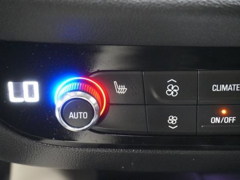 Used 2019 Buick Enclave Essence image 21