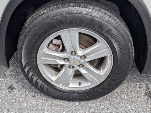 Used 2022 Chevrolet Trax LT w/ LT Convenience Package image 10