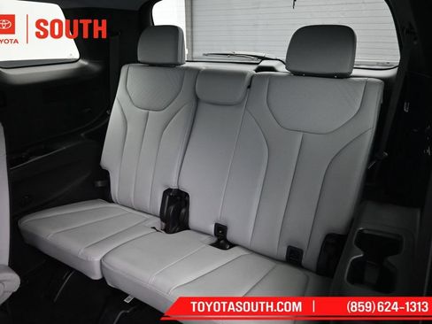 Used 2025 Hyundai Palisade SEL AWD/4WD image 30