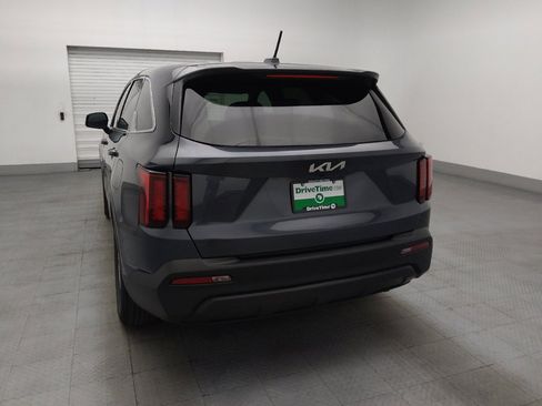 Used 2023 Kia Sorento LX FWD image 6