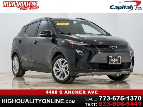 Used 2023 Chevrolet Bolt EUV LT w/ Driver Confidence Package image 1