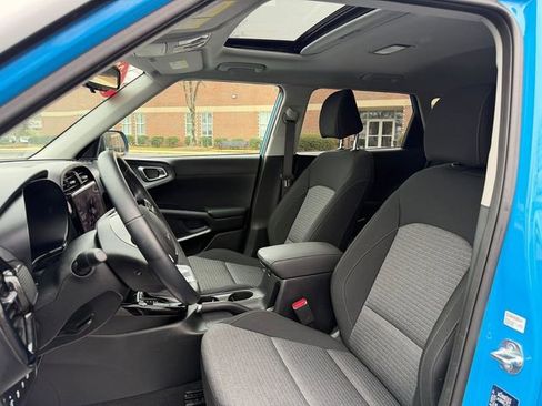 Certified 2025 Kia Soul EX image 5