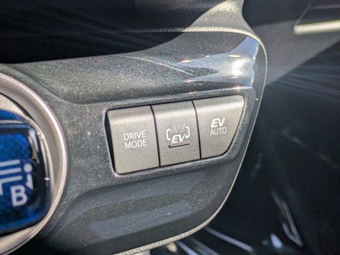 Used 2021 Toyota Prius Prime Limited image 23